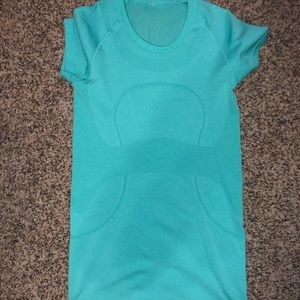 Lululemon short sleeve top